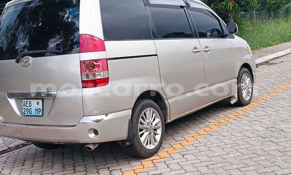 Comprar Usado Toyota Noah De outros Carro em Maputo em Maputo Comprar Usado Toyota Noah De outros Carro em Maputo em Maputo