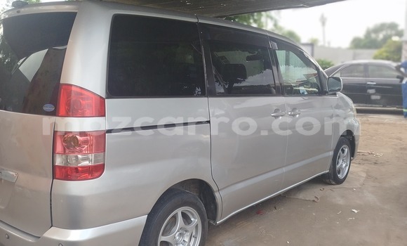 Comprar Usado Toyota Noah De outros Carro em Maputo em Maputo Comprar Usado Toyota Noah De outros Carro em Maputo em Maputo