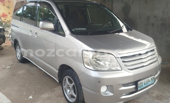 Comprar Usado Toyota Noah De outros Carro em Maputo em Maputo Comprar Usado Toyota Noah De outros Carro em Maputo em Maputo