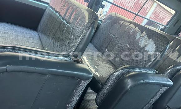 Nunua Ilio tumika Toyota Hiace Nyingine Gari ndani ya Maputo nchini Maputo Nunua Ilio tumika Toyota Hiace Nyingine Gari ndani ya Maputo nchini Maputo