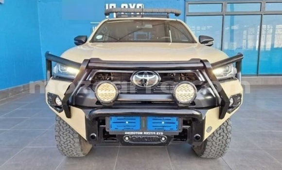 Buy Used Toyota Hilux Beige Car in Maputo in Maputo Buy Used Toyota Hilux Beige Car in Maputo in Maputo