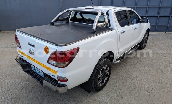 Nunua Ilio tumika Mazda BT-50 Nyeupe Gari ndani ya Maputo nchini Maputo Nunua Ilio tumika Mazda BT-50 Nyeupe Gari ndani ya Maputo nchini Maputo