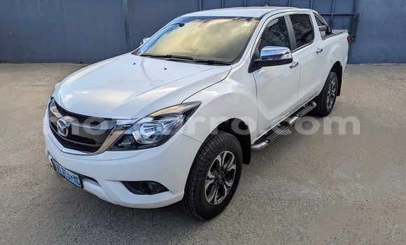 Nunua Ilio tumika Mazda BT-50 Nyeupe Gari ndani ya Maputo nchini Maputo Nunua Ilio tumika Mazda BT-50 Nyeupe Gari ndani ya Maputo nchini Maputo