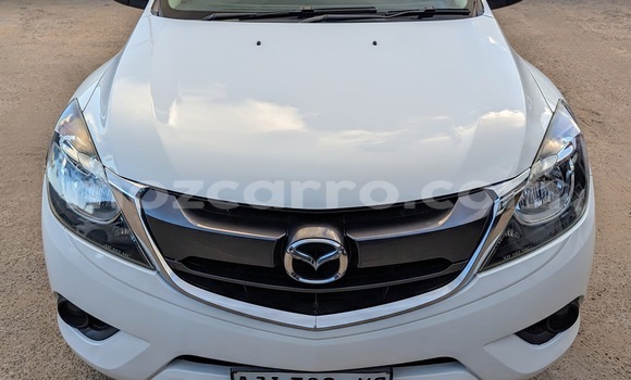 Nunua Ilio tumika Mazda BT-50 Nyeupe Gari ndani ya Maputo nchini Maputo Nunua Ilio tumika Mazda BT-50 Nyeupe Gari ndani ya Maputo nchini Maputo