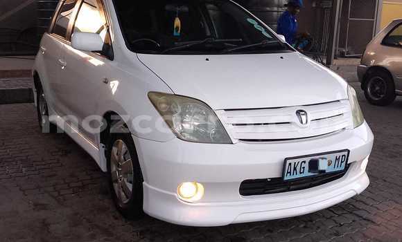 Nunua Mpya Toyota IST Nyeupe Gari ndani ya Maputo nchini Maputo