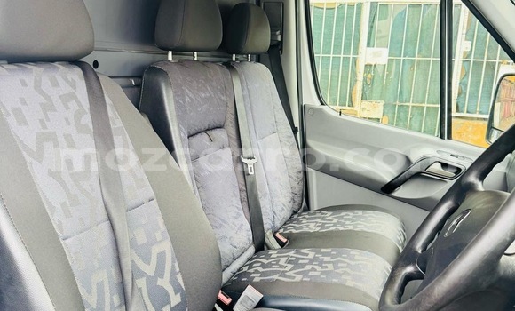 Nunua Ilio tumika Mercedes‒Benz Viano Nyeupe Gari ndani ya Maputo nchini Maputo Nunua Ilio tumika Mercedes‒Benz Viano Nyeupe Gari ndani ya Maputo nchini Maputo