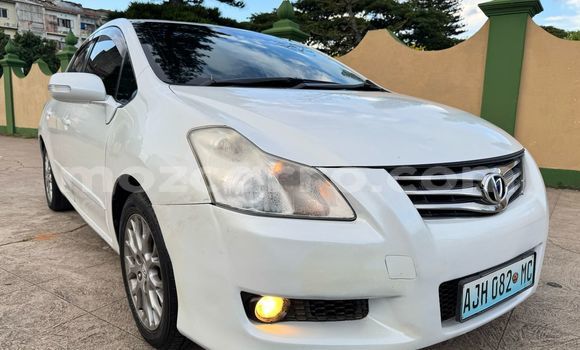 Tenga Tsaru Toyota Blade Chena Mota in Maputo in Maputo