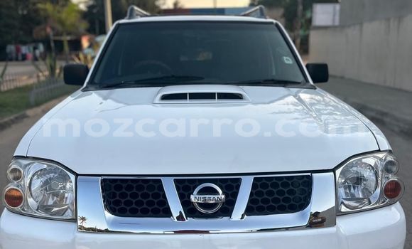 Buy Used Nissan Hardbody White Car in Maputo in Maputo
