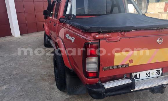 Comprar Usado Nissan Hardbody Vermelho Carro em Maputo em Maputo Comprar Usado Nissan Hardbody Vermelho Carro em Maputo em Maputo