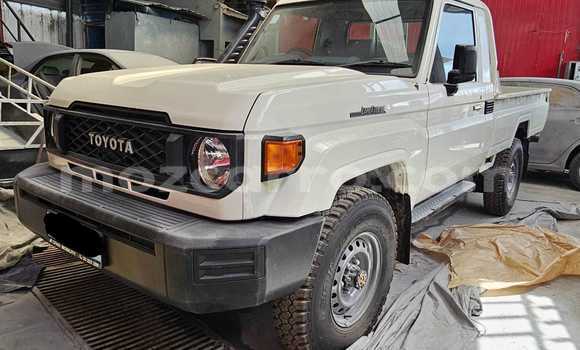 Nunua Ilio tumika Toyota Land Cruiser Nyeupe Gari ndani ya Maputo nchini Maputo Nunua Ilio tumika Toyota Land Cruiser Nyeupe Gari ndani ya Maputo nchini Maputo