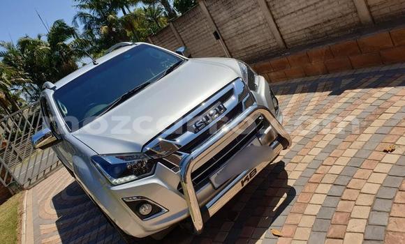 Nunua Ilio tumika Isuzu KB Kijani Gari ndani ya Beira nchini Sofala Nunua Ilio tumika Isuzu KB Kijani Gari ndani ya Beira nchini Sofala