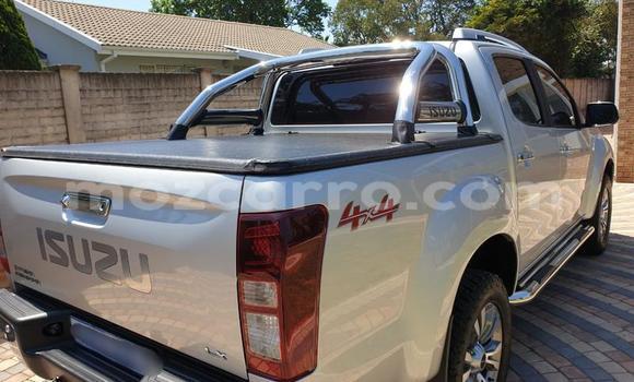 Nunua Ilio tumika Isuzu KB Kijani Gari ndani ya Beira nchini Sofala Nunua Ilio tumika Isuzu KB Kijani Gari ndani ya Beira nchini Sofala