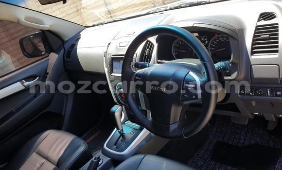 Nunua Ilio tumika Isuzu KB Kijani Gari ndani ya Beira nchini Sofala Nunua Ilio tumika Isuzu KB Kijani Gari ndani ya Beira nchini Sofala