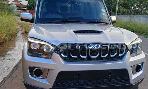 Comprar Usado Mahindra Scorpio Prata Carro em Maputo em Maputo