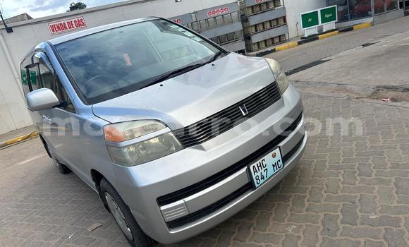 Nunua Ilio tumika Toyota Voxy Fedha Gari ndani ya Maputo nchini Maputo