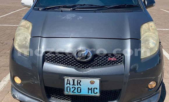 Nunua Ilio tumika Toyota Vitz Fedha Gari ndani ya Maputo nchini Maputo Nunua Ilio tumika Toyota Vitz Fedha Gari ndani ya Maputo nchini Maputo