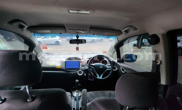 Buy Used Honda Fit Blue Car in Maputo in Maputo Buy Used Honda Fit Blue Car in Maputo in Maputo