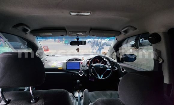 Buy Used Honda Fit Blue Car in Maputo in Maputo Buy Used Honda Fit Blue Car in Maputo in Maputo