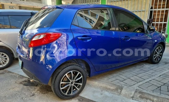 Nunua Ilio tumika Mazda Demio Bluu Gari ndani ya Maputo nchini Maputo