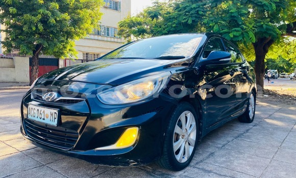 Nunua Ilio tumika Hyundai Accent Nyeusi Gari ndani ya Maputo nchini Maputo