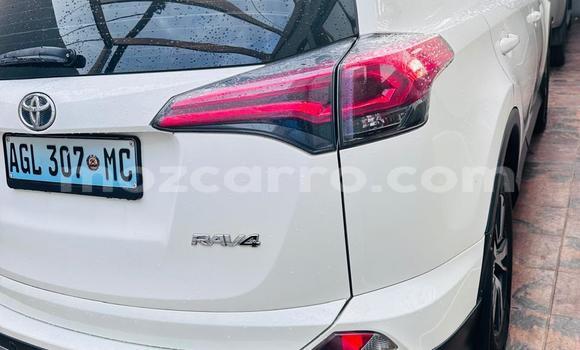 Comprar Usado Toyota RAV4 Branco Carro em Maputo em Maputo Comprar Usado Toyota RAV4 Branco Carro em Maputo em Maputo