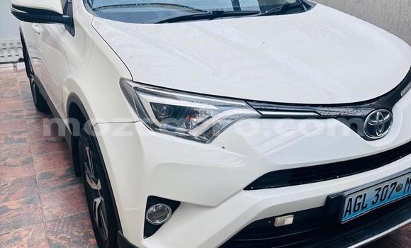 Comprar Usado Toyota RAV4 Branco Carro em Maputo em Maputo Comprar Usado Toyota RAV4 Branco Carro em Maputo em Maputo