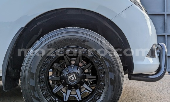 Comprar Usado Mazda BT-50 Branco Carro em Maputo em Maputo Comprar Usado Mazda BT-50 Branco Carro em Maputo em Maputo