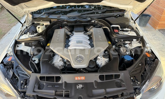 Comprar Usado Mercedes-Benz C-Classe Branco Carro em Maputo em Maputo Comprar Usado Mercedes-Benz C-Classe Branco Carro em Maputo em Maputo