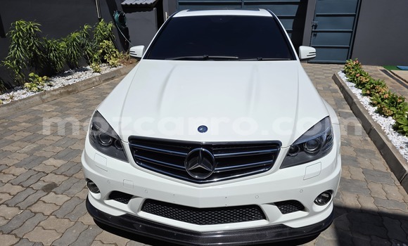 Comprar Usado Mercedes-Benz C-Classe Branco Carro em Maputo em Maputo Comprar Usado Mercedes-Benz C-Classe Branco Carro em Maputo em Maputo