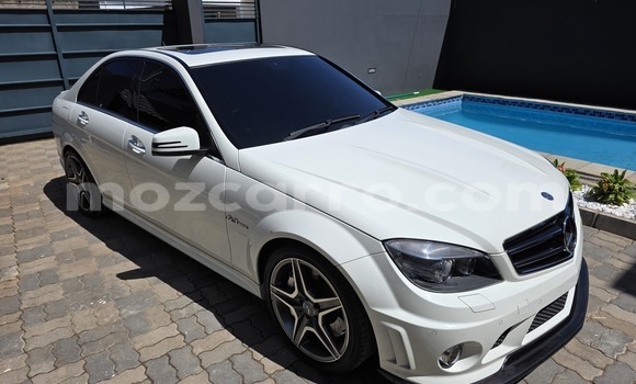 Comprar Usado Mercedes-Benz C-Classe Branco Carro em Maputo em Maputo Comprar Usado Mercedes-Benz C-Classe Branco Carro em Maputo em Maputo
