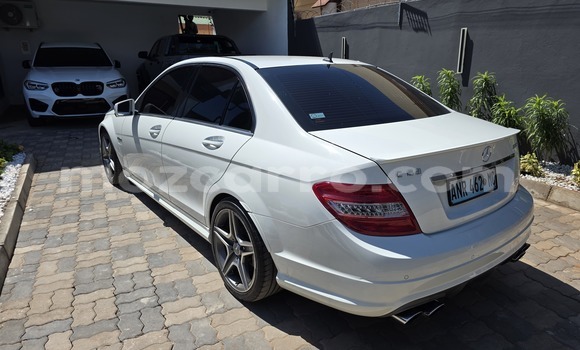 Comprar Usado Mercedes-Benz C-Classe Branco Carro em Maputo em Maputo Comprar Usado Mercedes-Benz C-Classe Branco Carro em Maputo em Maputo