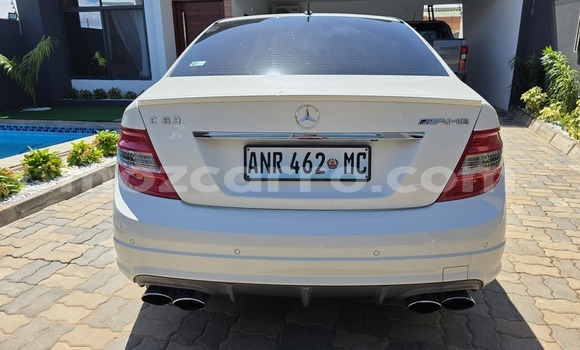 Comprar Usado Mercedes-Benz C-Classe Branco Carro em Maputo em Maputo Comprar Usado Mercedes-Benz C-Classe Branco Carro em Maputo em Maputo