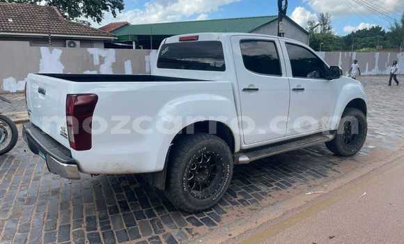 Nunua Ilio tumika Isuzu D-MAX Nyeupe Gari ndani ya Maputo nchini Maputo Nunua Ilio tumika Isuzu D-MAX Nyeupe Gari ndani ya Maputo nchini Maputo