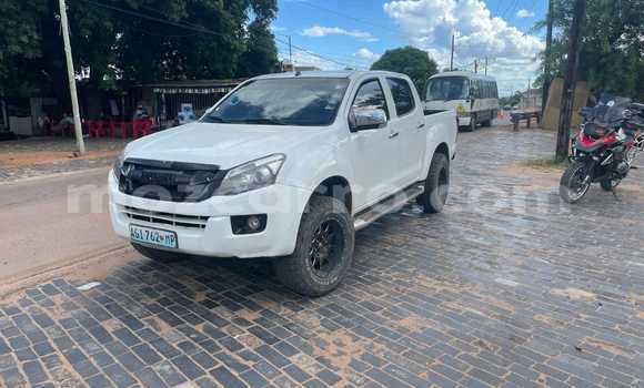 Nunua Ilio tumika Isuzu D-MAX Nyeupe Gari ndani ya Maputo nchini Maputo Nunua Ilio tumika Isuzu D-MAX Nyeupe Gari ndani ya Maputo nchini Maputo