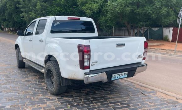 Comprar Usado Isuzu D-MAX Branco Carro em Maputo em Maputo Comprar Usado Isuzu D-MAX Branco Carro em Maputo em Maputo