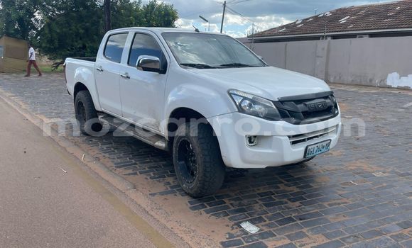 Comprar Usado Isuzu D-MAX Branco Carro em Maputo em Maputo Comprar Usado Isuzu D-MAX Branco Carro em Maputo em Maputo