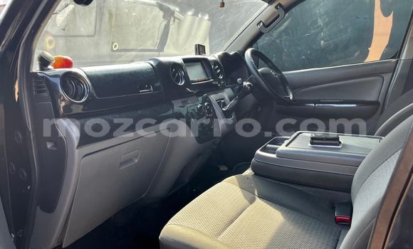 Nunua Ilio tumika Nissan Caravan Nyeusi Gari ndani ya Maputo nchini Maputo Nunua Ilio tumika Nissan Caravan Nyeusi Gari ndani ya Maputo nchini Maputo