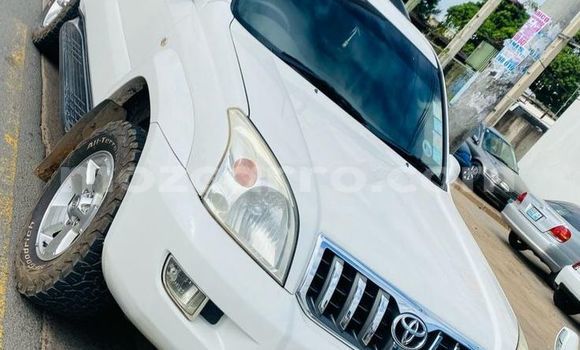 Nunua Ilio tumika Toyota Land Cruiser Prado Nyeupe Gari ndani ya Maputo nchini Maputo Nunua Ilio tumika Toyota Land Cruiser Prado Nyeupe Gari ndani ya Maputo nchini Maputo