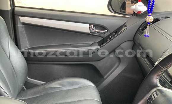 Comprar Usado Isuzu D-MAX Branco Carro em Maputo em Maputo Comprar Usado Isuzu D-MAX Branco Carro em Maputo em Maputo