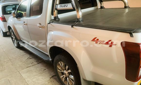 Comprar Usado Isuzu D-MAX Branco Carro em Maputo em Maputo Comprar Usado Isuzu D-MAX Branco Carro em Maputo em Maputo