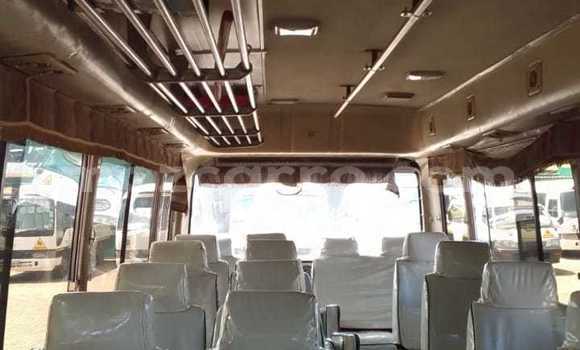 Comprar Usado Toyota Coaster Branco Carro em Maputo em Maputo Comprar Usado Toyota Coaster Branco Carro em Maputo em Maputo