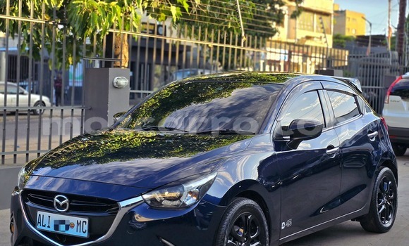 Comprar Usado Mazda Demio Azul Carro em Maputo em Maputo