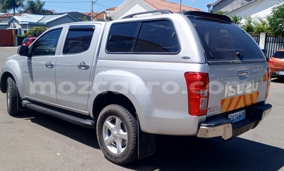Comprar Usado Isuzu D-MAX Prata Carro em Maputo em Maputo Comprar Usado Isuzu D-MAX Prata Carro em Maputo em Maputo