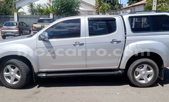 Comprar Usado Isuzu D-MAX Prata Carro em Maputo em Maputo Comprar Usado Isuzu D-MAX Prata Carro em Maputo em Maputo