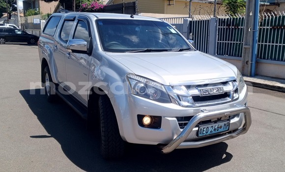 Comprar Usado Isuzu D-MAX Prata Carro em Maputo em Maputo Comprar Usado Isuzu D-MAX Prata Carro em Maputo em Maputo