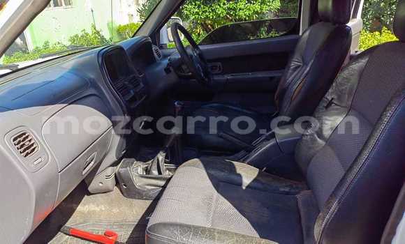 Nunua Ilio tumika Nissan Hardbody Nyeupe Gari ndani ya Maputo nchini Maputo Nunua Ilio tumika Nissan Hardbody Nyeupe Gari ndani ya Maputo nchini Maputo