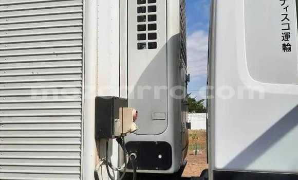 Comprar Usado Mercedes‒Benz Arocs Branco Caminhão em Maputo em Maputo Comprar Usado Mercedes‒Benz Arocs Branco Caminhão em Maputo em Maputo