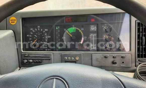 Comprar Usado Mercedes‒Benz Arocs Branco Caminhão em Maputo em Maputo Comprar Usado Mercedes‒Benz Arocs Branco Caminhão em Maputo em Maputo