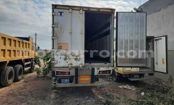 Comprar Usado Mercedes‒Benz Arocs Branco Caminhão em Maputo em Maputo Comprar Usado Mercedes‒Benz Arocs Branco Caminhão em Maputo em Maputo