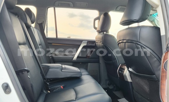 Buy Used Toyota Land Cruiser Prado White Car in Maputo in Maputo Buy Used Toyota Land Cruiser Prado White Car in Maputo in Maputo